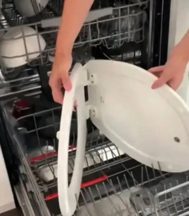 Some TikTok users were less than impressed by the toilet seat 'hack'. Credit: TikTok/@janelleandkate