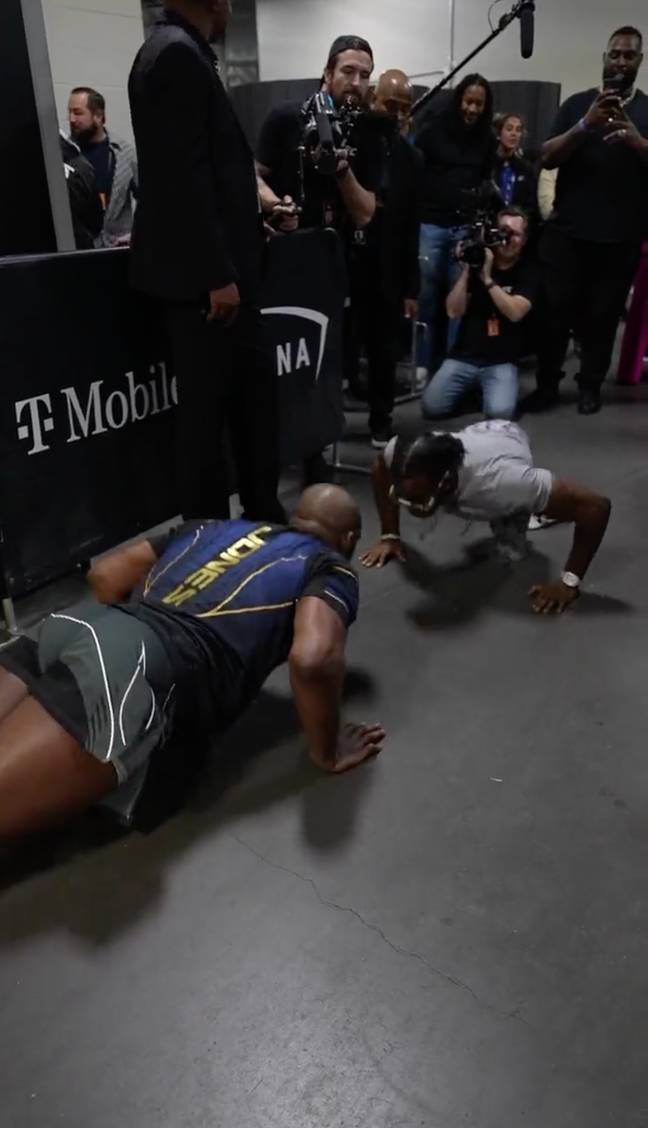 Clark vs Jones in the push-up contest. Credit: ESPN/Twitter