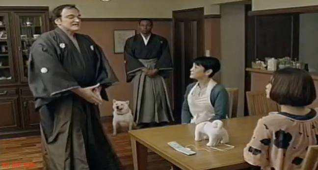 部屋から逃げる前のタランティーノ。 クレジット: ソフトバンク/赤シャツメディア