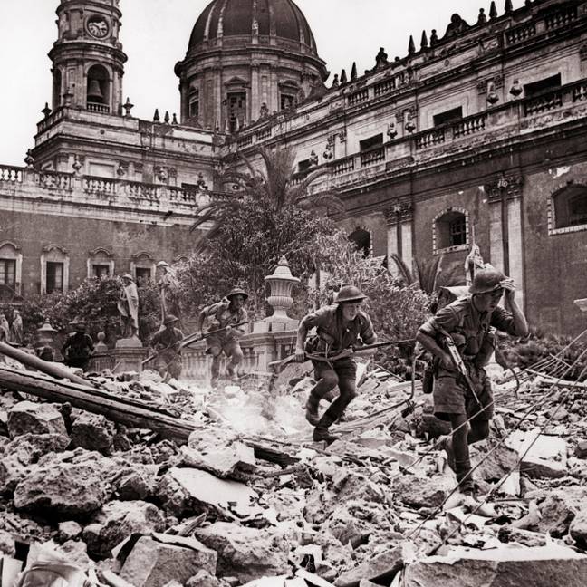 40,000,000 to 50,000,000 people are thought to have perished during World War II. Credit: ClassicStock / Alamy Stock Photo