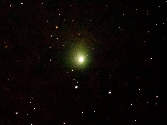 The comet photographed from Kent during the early hours. Credit: James Bell / Alamy Stock Photo