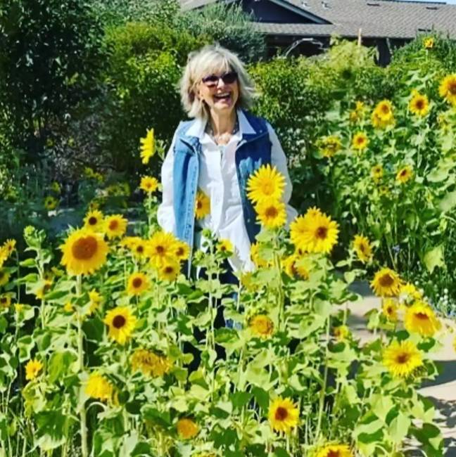 La hija de Olivia Newton John ha dicho que su madre la visitó dos semanas después de su muerte %name %name La hija de Olivia Newton John ha dicho que su madre la visitó dos semanas después de su muerte