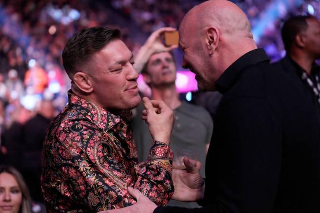 Conor McGregor speaks to Dana White at UFC 285. Image: Alamy 
