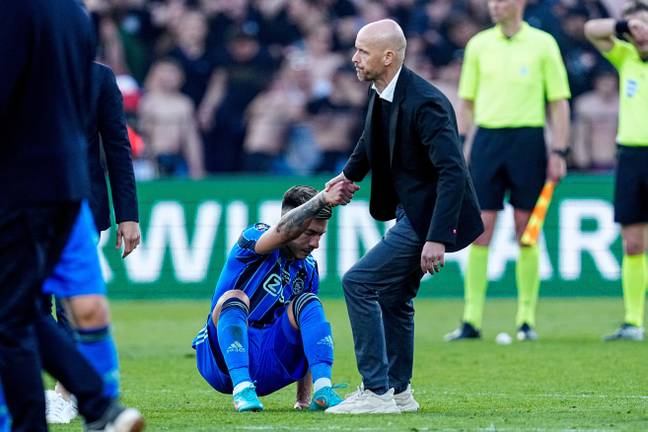 Ten Hag has to literally pick his team up to make sure they win the league. Image: PA Images