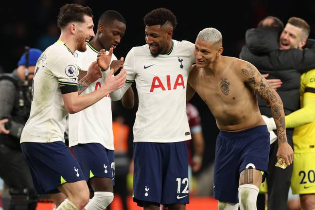 Spurs players at full-time. (Image Credit: Alamy)