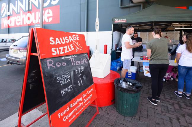 Bunnings Sausage Sizzle. Credit: GV Images / Alamy Stock Photo
