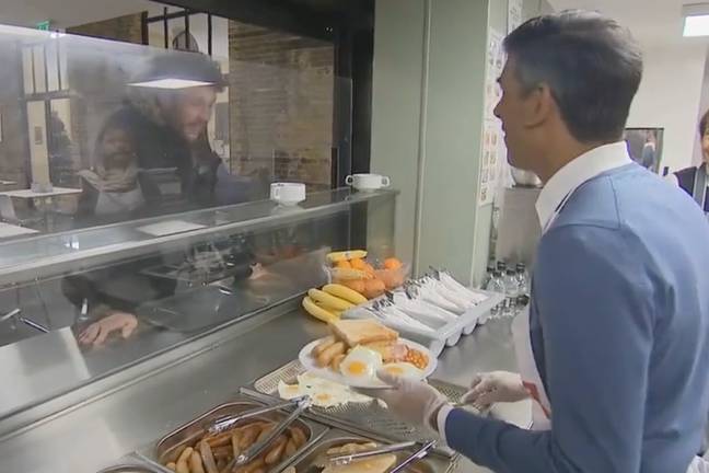 Sunak chatted with Dean at the shelter. Credit: ITV News