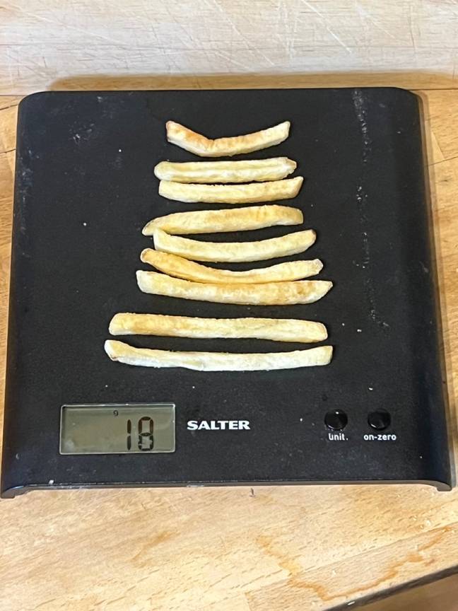 &quot;Here's what 18g of fries looks like.&quot; Credit: Twitter/@JimmerUK