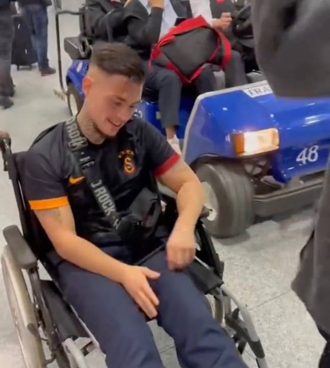 This man underwent extensive surgery to lengthen his legs. Credit: TikTok/@le_tremba