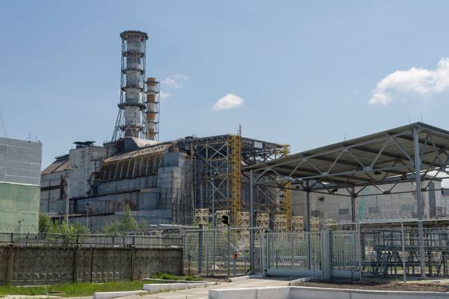 Chernobyl Stack Harrowing footage shows helicopter crashing over Chernobyl's core ...