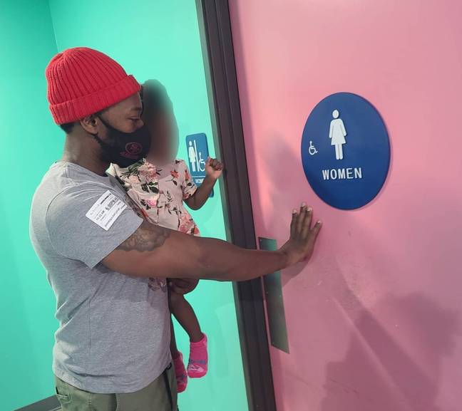 Muhammed takes his daughter into the ladies' bathroom. Credit: Instagram / chroniclesofdaddy