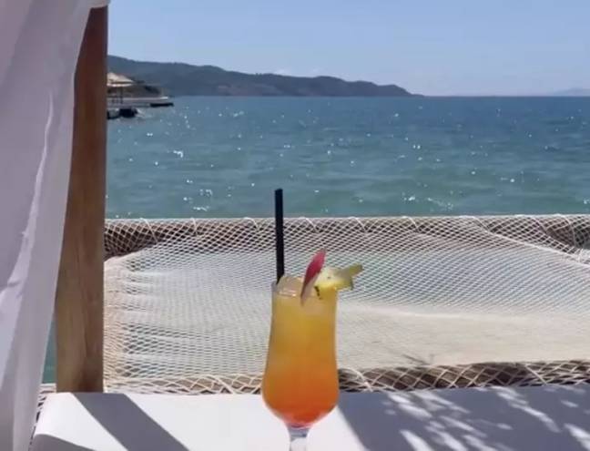 Cocktails by the sea, anyone? Credit: TikTok/@ksamil_albania