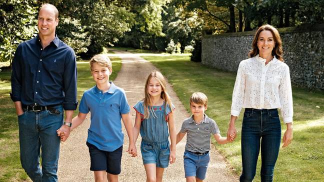 Prince William and Kate share adorable Christmas card with their children. Twitter: @KensingtonRoyal / Matt Porteous