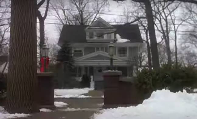 That wreath is on the house across the road from Kevin in Home Alone. Credit: 20th Century Fox