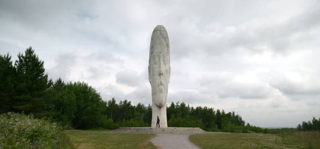 The Dream Head statue seen in the series is in St Helens in Merseyside (Credit: Netflix)