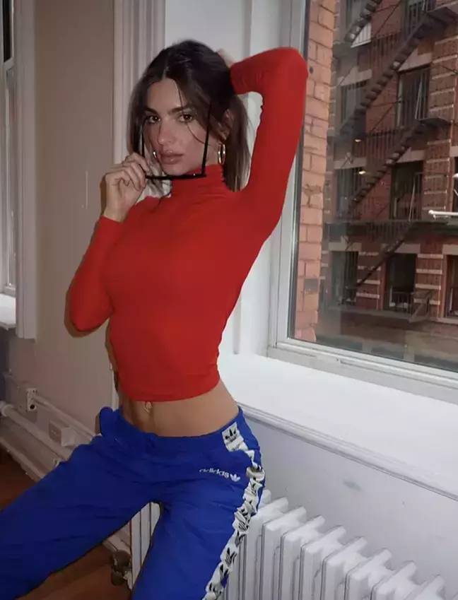 Emily Ratajkowski admits she’s been dating someone ‘kind of great’ following her viral smooching sesh with Harry Styles. Credit: @emrata / Instagram