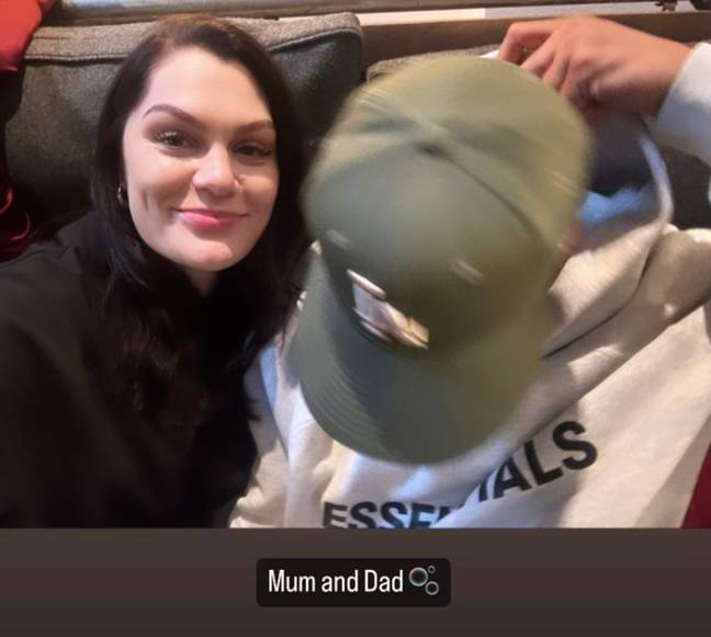 The singer posed with her partner. Credit: Instagram/@jessiej