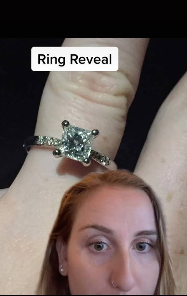 The original ring she wasn't a fan off (Credit: TikTok - @beefinnagain)