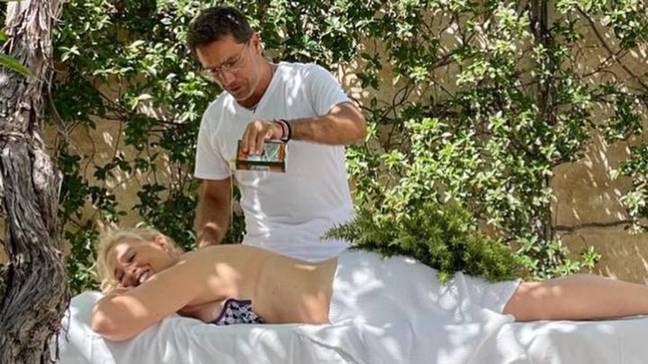 Gino D'Acampo giving is wife Jessica a massage (Credit: Gino D'Acampo/Instagram)
