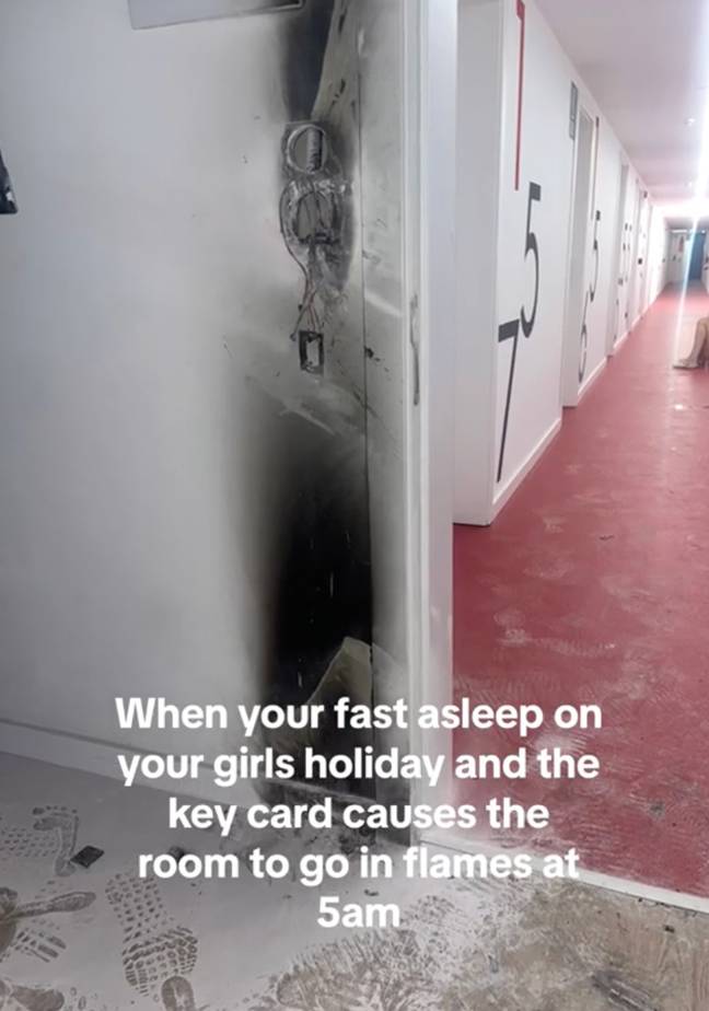 There was visible damage to the hotel room doorframe. Credit: TikTok/@francescawylde