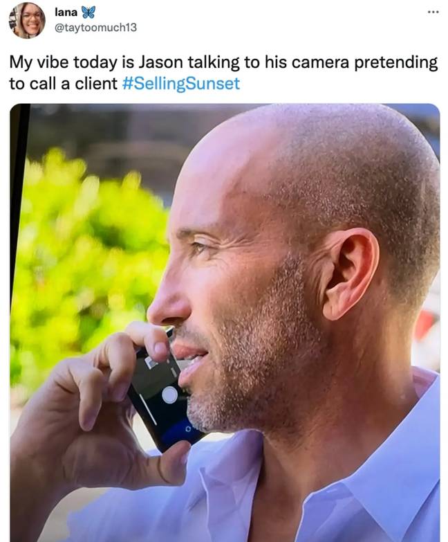 Elsewhere, Jason also suffered a mishap when he was seen taking a very ‘important phone call’ (Credit: Twitter)
