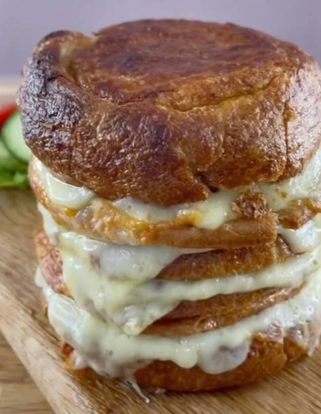 All you need is garlic butter, cheese and Yorkshire puddings (Credit: TikTok/@foodmadesimple)