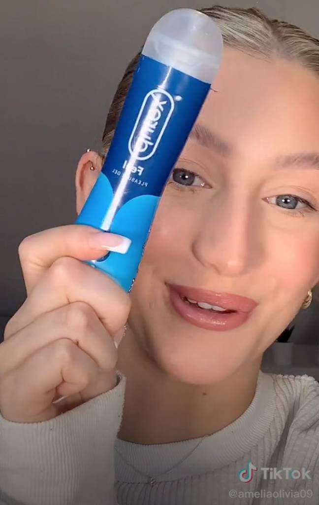 Amelia decided to try the lube makeup trend on TikTok (Credit: ameliaolivia09/TikTok)