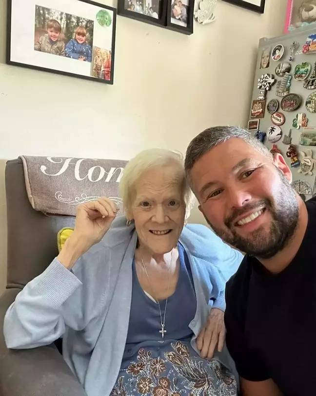 Bellew's grandmother Rose, who acted like a 'second mum' to him, died aged 97. Credit: Instagram/@tonybellew
