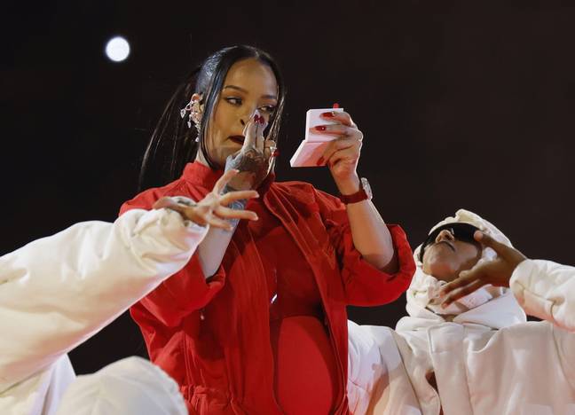 The singer touched up her make up during the performance with a Fenty Beauty product. Credit: UPI / Alamy Stock Photo