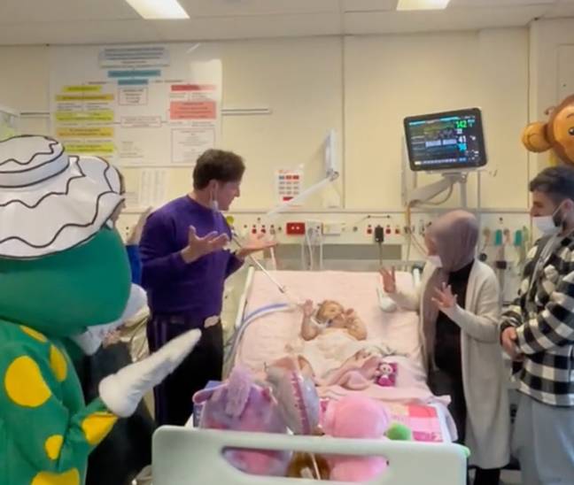Zahra raised her hands and danced along with The Wiggles from her hospital bed. Credit: TikTok/ @keish_el