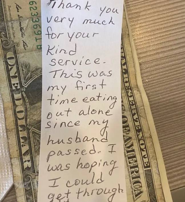 The sweet note was left along with a tip (Credit: Twitter @alienpopstarr)