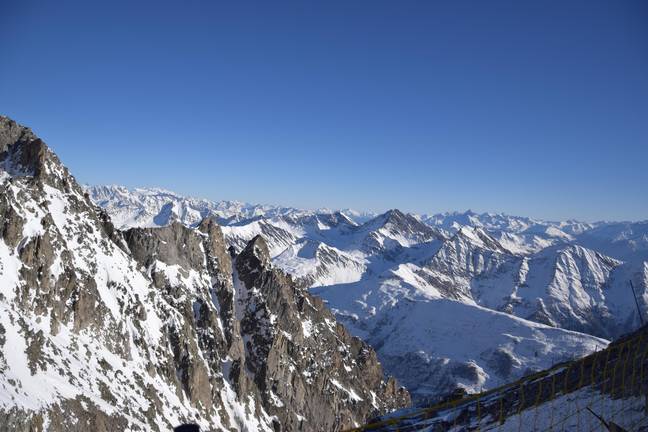 A sunny day on Mount Blanc. Credit: Alamy / Giacomo Peroni