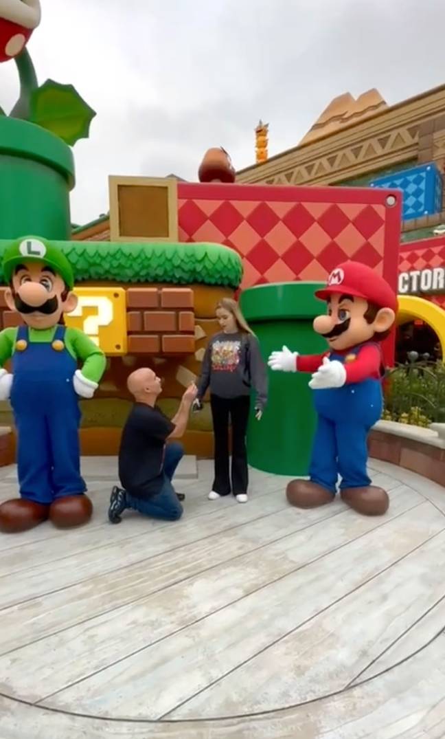 Luigi seemed less than impressed by the prosal. Credit: TikTok/@bellabelli260