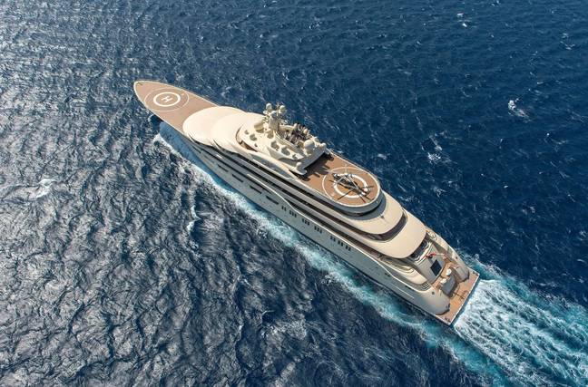 Massive superyacht with two helicopter landing pads has everyone saying the same thing Massive superyacht with two helicopter landing pads has everyone saying the same thing