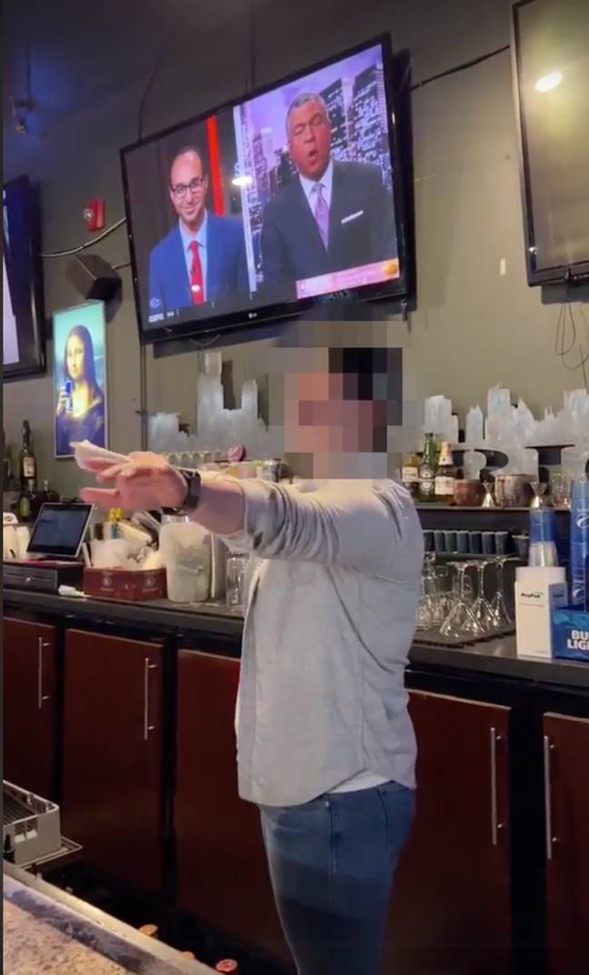 Customers in the bar can be seen looking around confused. Credit: TikTok/@jsauce527