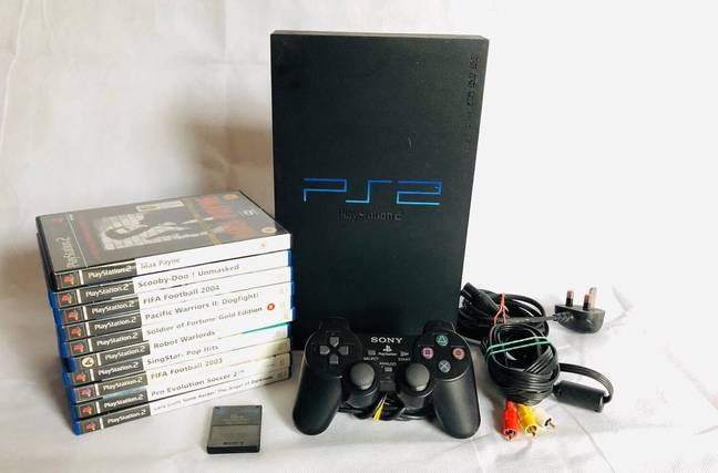 Ps2 2000 Moment PlayStation 2 is released at GameStop in 2000 has viewers in ...