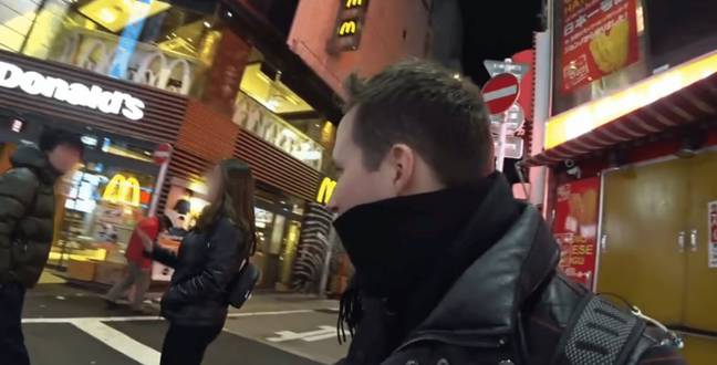 Robcdee Twitch streamer Robcdee saves woman from stranger following her in Tokyo
