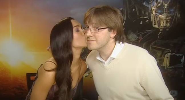 "Please can you give me a kiss?" Credit: Youtube/Première magazine