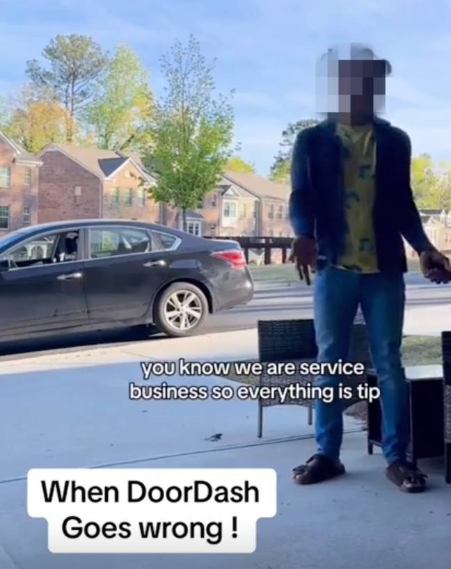 డోర్డాష్ డ్రైవర్ ఆహారాన్ని డెలివరీ చేయడానికి 35 నిమిషాలు డ్రైవింగ్ చేసిన తర్వాత మరియు చిట్కా అందుకోకపోవడంతో నిరాశ చెందాడు. క్రెడిట్: TikTok/@moneywill82