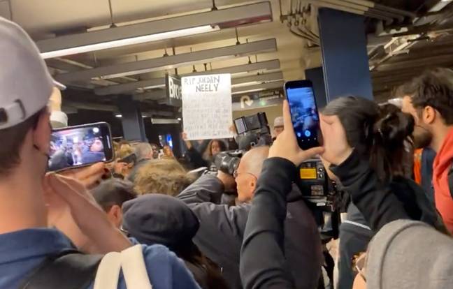 Protestors gathered at the subway station to protest Neely's death. Credit: Twitter/@samanthaellimax 