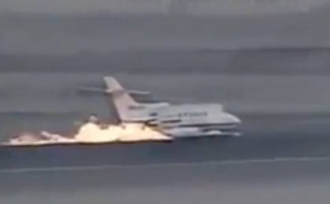 The pilot made the landing look easy. Credit: Caught on Tape TV/Reddit/u/Closed_Aperture