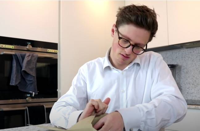 YouTuber Explains How He Became Richest Person In The World For 7 Minutes