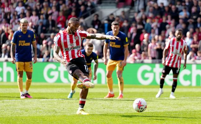 Ivan Toney taking a penalty for Brentford against Newcastle United