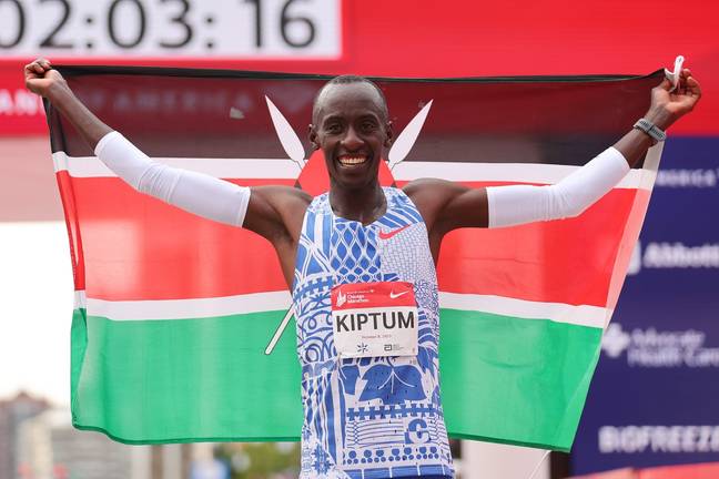 Kelvin Kiptum celebrates winning a race. Image: Getty 