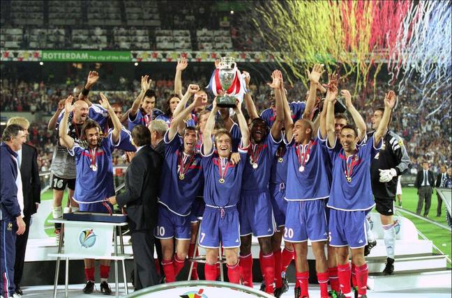 France celebrates after winning Euro 2000. Image Credit: Alamy