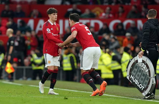 Alejandro Garnacho replaced by Harry Maguire during Man United vs. Crystal Palace. Image: Alamy 
