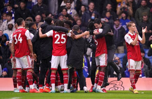 Arteta with his players at full-time. (Image Credit: Alamy)