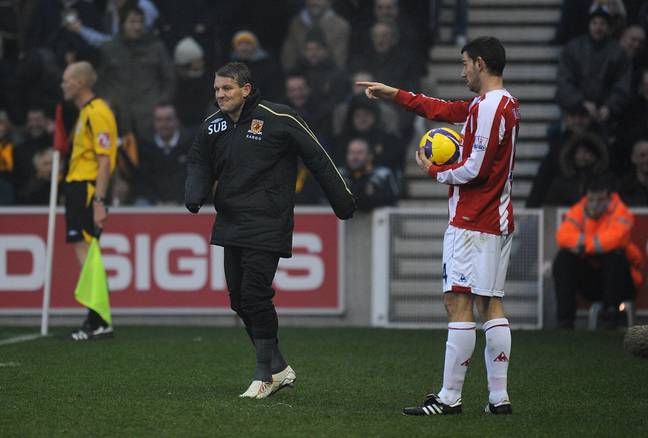 Hull's Dean Windass tried to put off Rory Delap before his throw-in. (Image Credit: Alamy)