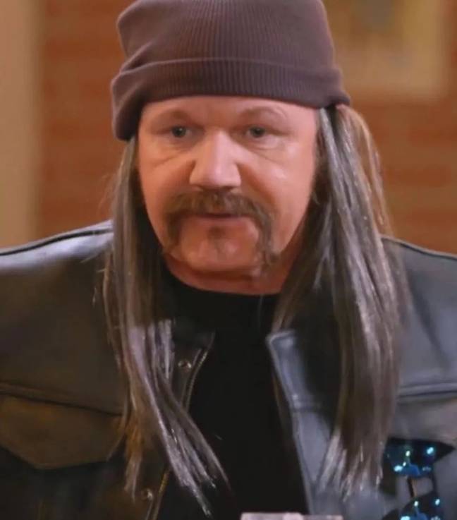 'Gordon Ramsay's infamous disguise' for his show 24 Hours to Hell and ...