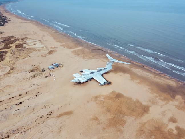 Unique Russian MD 160 Plane That s Bigger Than A Boeing 747 Lays unique-russian-md-160-plane-that-s-bigger-than-a-boeing-747-lays
